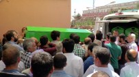 ÇAKıLLı - Taziye Dönüşü Kazada Ölen 10 Kişinin Cenazeleri Şanlıurfa'ya Getirildi