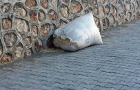 BEŞPıNAR - Adıyaman'da Şüpheli Torba Polisi Alarma Geçirdi