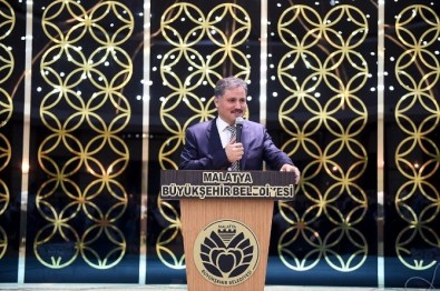 Başkan Ahmet Çakır, Muhtarlarla İftar Yemeğinde Bir Araya Geldi