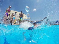 YÜZME KURSU - Bayraklı'dan 'Yüzme Bilmeyen Kalmasın' Projesi