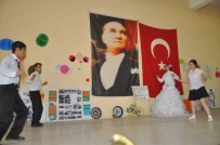 OYUN HAVASI - Engelli Öğrencilerden Yılsonu Etkinliği