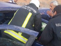 Malatya'da Otomobil Şarampole Yuvarlandı Açıklaması 5 Yaralı