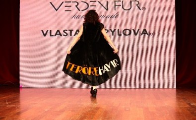 Mankenlerden Teröre Tepki Yürüyüşü