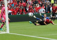 HAKAN ÇALHANOĞLU - Milliler EURO 2016'Ya Mağlubiyetle Başladı Açıklaması1-0