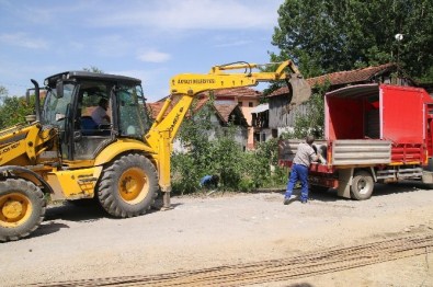 Akyazı'da Alt Yapı Çalışmaları Devam Ediyor