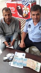 Alanya'da Zabıta Bulduğu Cüzdanı Suriyeli Sahibine Teslim Etti