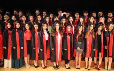 ERÜ Hukuk Fakültesi 9. Dönem Mezunlarını Verdi