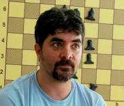 SATRANÇ TURNUVASI - Satrancın Büyük Ustası, Çeşme'de Ders Verdi