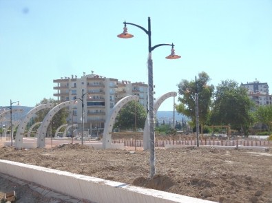 Silifke'de Sosyal Yaşam Tesisi Yapım Çalışmaları Sürüyor