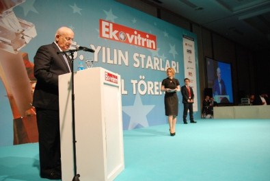 TBMM Başkanı İsmail Kahraman'a 'Siyaset Onur Ödülü' Verildi