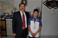 Türkiye Şampiyonu Şahin Ödüllendirildi