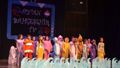 Bahçeşehir Koleji Öğrencilerinden İngilizce Gecesi