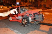 Balıkesir'de Otomobil Panelvanla Çarpıştı Açıklaması 1'İ Bebek 3 Kişi Yaralı