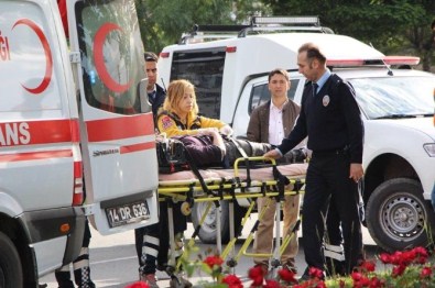 Bolu'da Otomobil Ağaca Çarptı Açıklaması 3 Yaralı