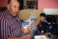 Bu Köydeki İftar Yemeği Herkese Açık