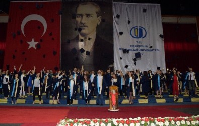 ESOGÜ Turizm Fakültesi 2016 Mezunlarını Verdi