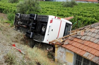 Öğrenci Servisi Kaza Yaptı ,26 Yaralı