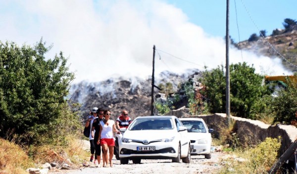 CHP'li belediye çöp yangınını söndüremedi
