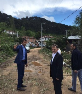 AK Parti İl Başkanı Hortum Yaşanan Köyü Ziyaret Etti