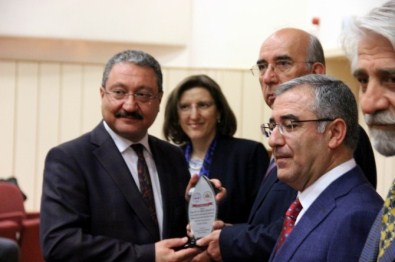 ERÜ İktisadi Ve İdari Bilimler Fakültesi'nde Yayın Takdir Ödül Töreni Düzenlendi