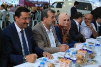 İFTAR SOFRASI - Keçiören Belediyesi'nin İftar Sofrası Bu Defa Ayvalı'da Kuruldu
