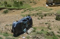 GÖKÇEÖREN - Kontrolden Çıkan Otomobil Şarampole Uçtu Açıklaması 2 Yaralı