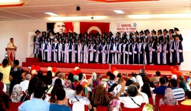Sarıgöl Mesleki Teknik Anadolu Lisesi'nde Mezuniyet Töreni