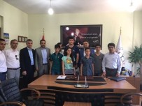 EĞITIM BIR SEN - Terör Mağduru Başarılı Öğrenciler Çeyrek Altın İle Ödüllendirildi