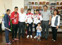 Wushucular Şampiyonluklarını Başkan Tollu'yla Kutladılar