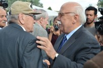 NABI AVCı - Bakan Avcı kendisine benzeyen yaşlıya dublörlük teklif etti