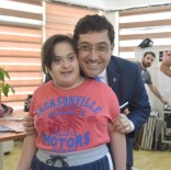 BEŞIKTAŞ BELEDIYESI - Başkan Hazinedar, Engellilere Sertifikalarını Verdi