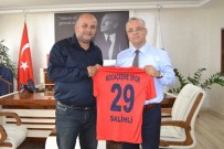 ZEKI KAYDA - Başkan Kayda'ya Kocaçeşmespor Forması Hediye Etti