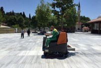 ZEYTİNBURNU BELEDİYESİ - Belediye'den Ücretsiz Cami Temizliği