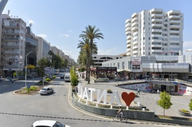 Güllük Ve Yener Ulusoy Akdeniz Renklerine Bürünecek
