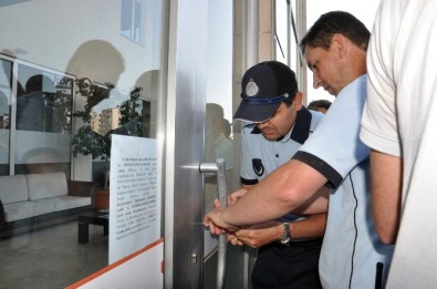 Balıkesir Büyükşehir Belediyesi Zabıtası İzinsiz Dershaneyi Mühürledi