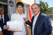 VEYSEL BEYRU - Başkan Gürlesin, Öğrencilerin Karne Sevincini Paylaştı