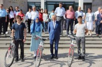 Bursa'da Yarım Milyon Öğrencinin Karne Heyecanı