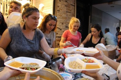 CHP'li Gençlerden Yer Sofrasında İftar