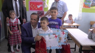 Dilovasında 81 Başarılı Öğrenciye Çeyrek Altın Hediye Edildi