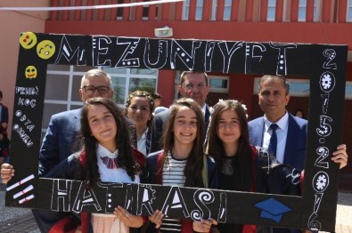 İnönü' De Karne Sevinci