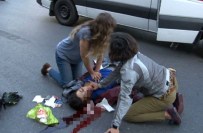 SAĞLIK GÖREVLİSİ - Kasksız Motosiklet Sürücüsü Trafik Kazasında Ağır Yaralandı