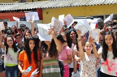 Milas'ta 21 Bin Öğrenci Tatile Girdi