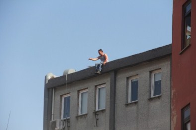 Borcunu Ödeyemeyince Jiletle Kendini Doğradı