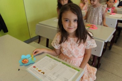 Karne Törenine Öğretmenin Gözyaşları Damga Vurdu