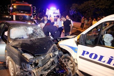 Polis Otosu İle Otomobil Çarpıştı Açıklaması 3 Yaralı