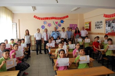 Salihli'de 27 Bin Öğrenci Tatile Çıktı