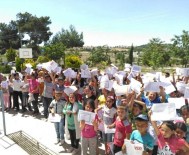 Selendi'de Öğrencilerin Karne Sevinci