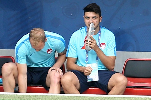 Ozan Tufan'dan ilginç hareket