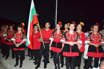 Ayvalık'ta Uluslararası Halk Dansları Coşkusu