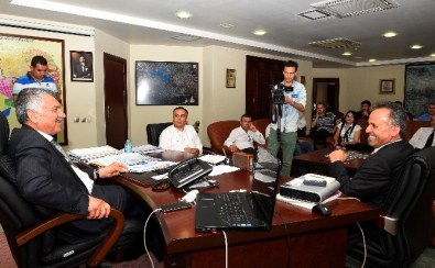 Başkan Karalar'a Dünya Avşarlar Birliği'nden Ziyaret